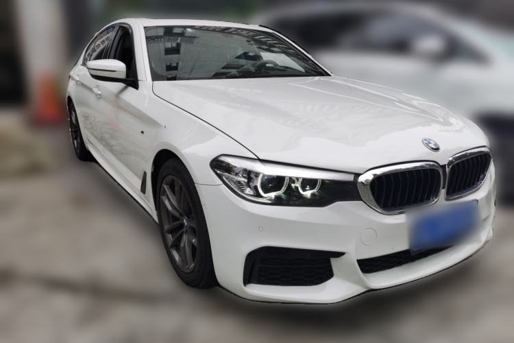 Used BMW 5 Series 2019 Restyled 525i M Sport Package Front Right 45 Deg