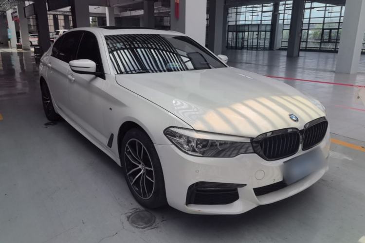 Used BMW 5 Series 2019 525Li M Sport Package Front Right 45 Deg