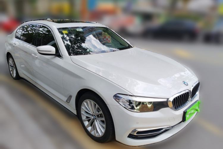 Used BMW 5 Series 2019 530Li Leading Model Luxury Package Front Right 45 Deg