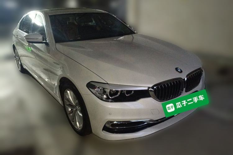 Used BMW 5 Series 2019 525Li Luxury Package Front Right 45 Deg