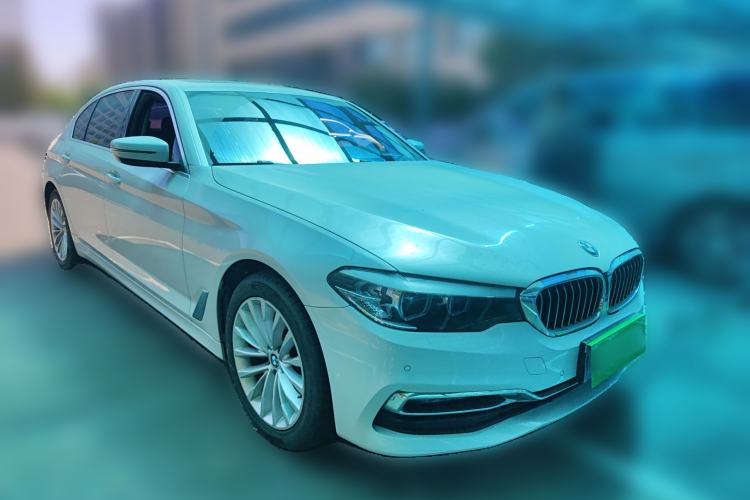 Used BMW 5 Series 2019 525Li Luxury Package Front Right 45 Deg