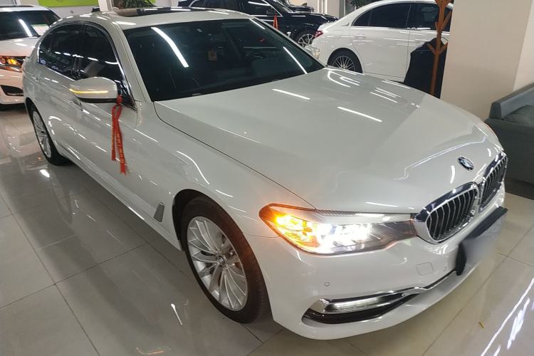 Used BMW 5 Series 2019 530Li xDrive Luxury Package Front Right 45 Deg