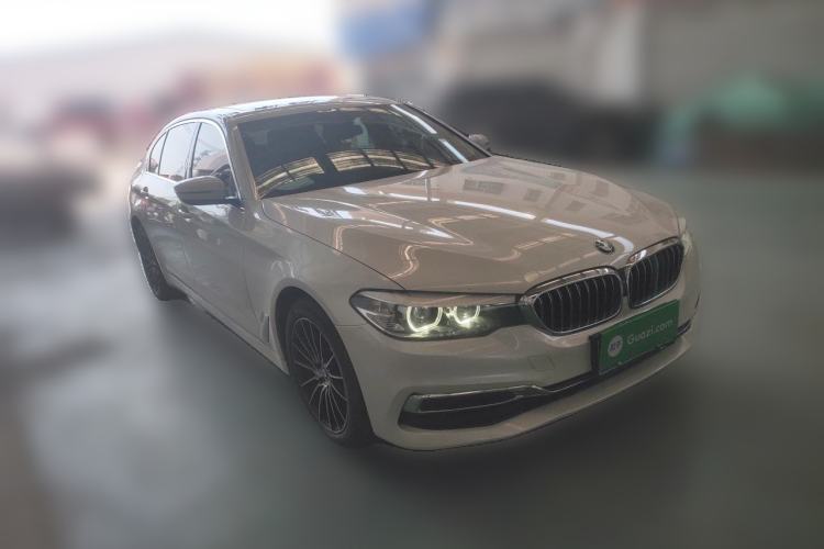 Used BMW 5 Series 2019 Facelifted 530Li Leading Edition Luxury Package Front Right 45 Deg