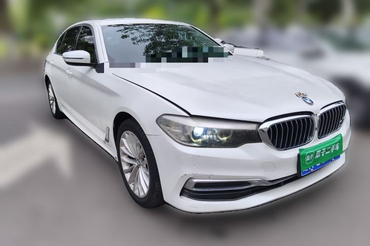 Used BMW 5 Series 2019 Facelifted 525Li Luxury Package Front Right 45 Deg