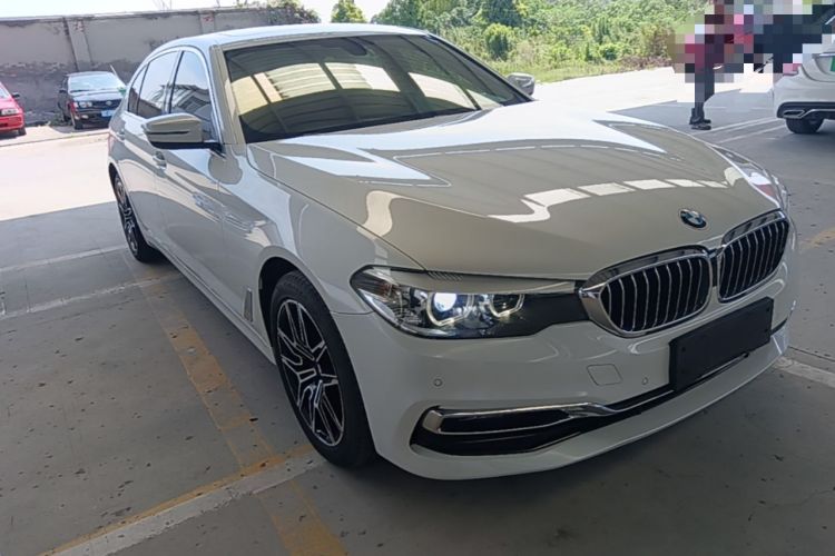 Used BMW 5 Series 2019 525Li Luxury Package Front Right 45 Deg