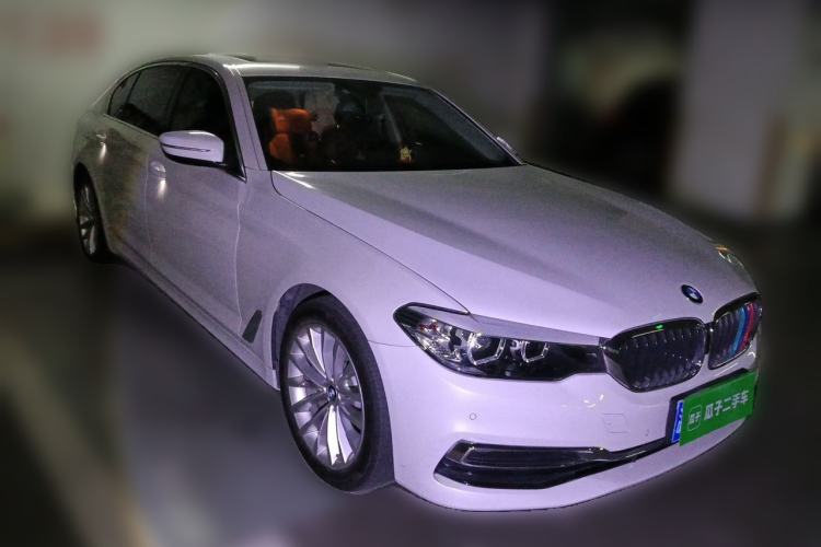 Used BMW 5 Series 2019 Facelifted 530Li Leading Edition Luxury Package Front Right 45 Deg