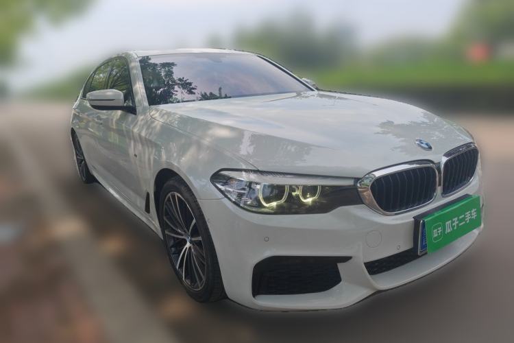Used BMW 5 Series 2019 Facelifted 530Li Leading Edition M Sport Package Front Right 45 Deg