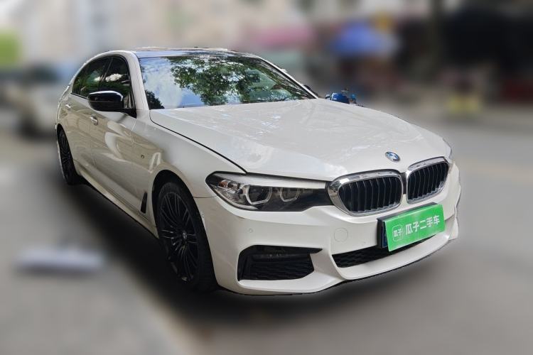 Used BMW 5 Series 2019 525Li M Sport Package Front Right 45 Deg