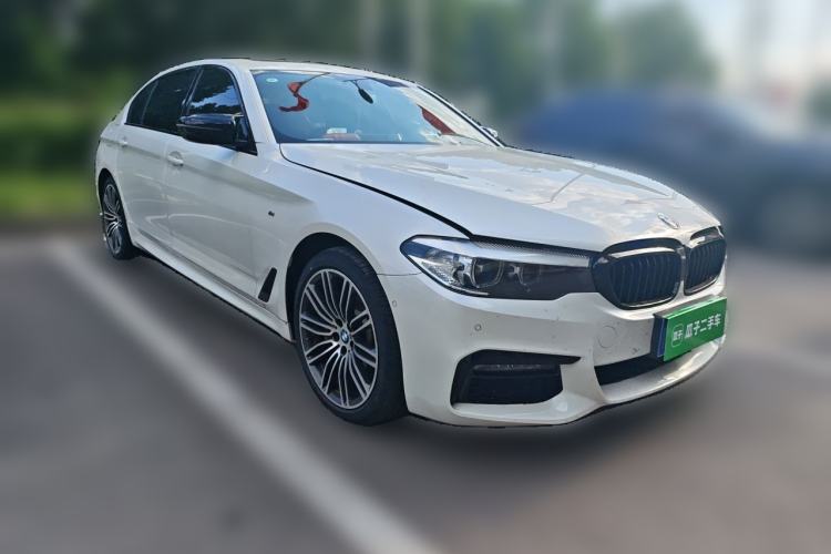 Used BMW 5 Series 2019 530Li Leading Model M Sport Package Front Right 45 Deg