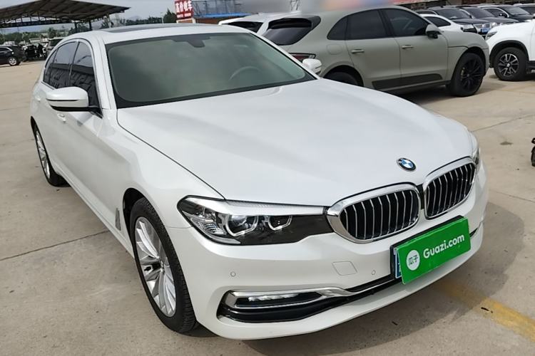 Used BMW 5 Series 2019 525Li Luxury Package Front Right 45 Deg