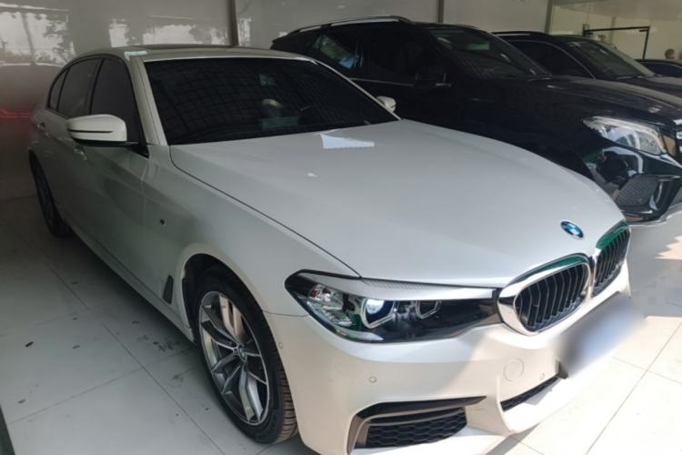 Used BMW 5 Series 2019 525Li M Sport Package Front Right 45 Deg