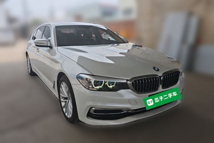 Used BMW 5 Series 2019 Facelifted 525Li Luxury Package Front Right 45 Deg
