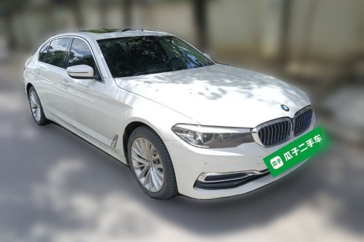 Used BMW 5 Series 2019 Facelifted 530Li Leading Edition Luxury Package Front Right 45 Deg