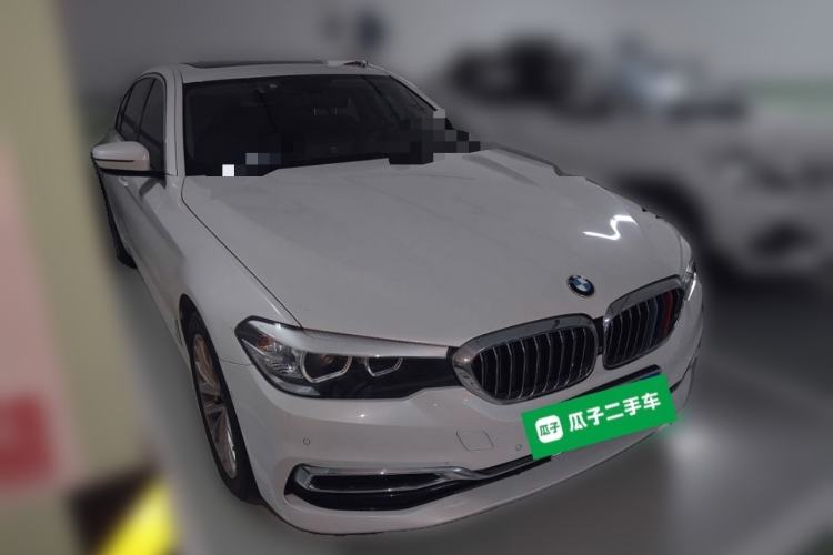 Used BMW 5 Series 2019 525Li Luxury Package Front Right 45 Deg