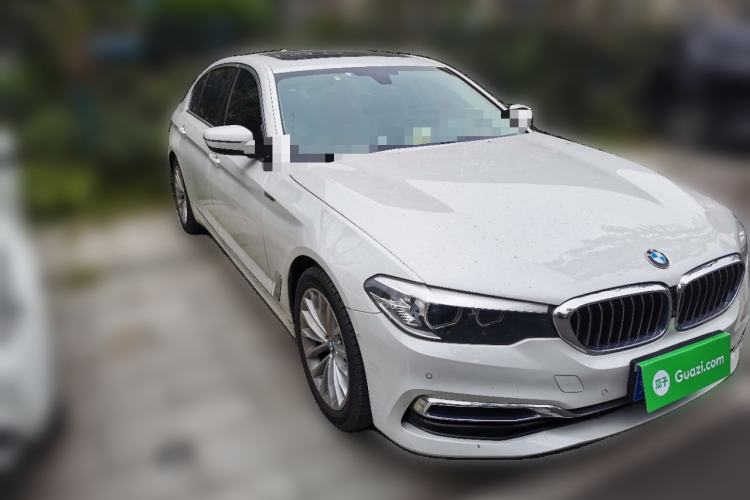 Used BMW 5 Series 2019 Facelifted 525Li Luxury Package Front Right 45 Deg