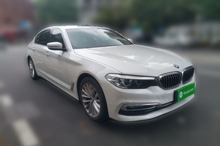 Used BMW 5 Series 2019 525Li Luxury Package Front Right 45 Deg