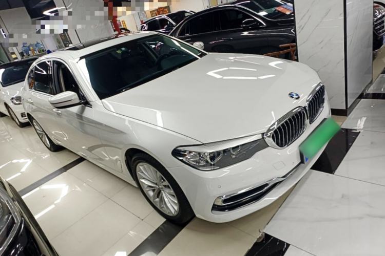 Used BMW 5 Series 2019 530Li Leading Model Luxury Package Front Right 45 Deg