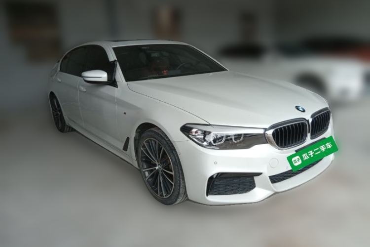 Used BMW 5 Series 2019 Facelifted 530Li Leading Edition M Sport Package Front Right 45 Deg