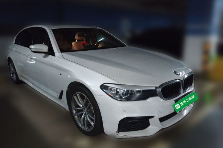 Used BMW 5 Series 2019 525Li M Sport Package Front Right 45 Deg