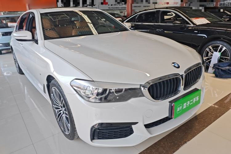 Used BMW 5 Series 2019 530Li Leading Model M Sport Package Front Right 45 Deg