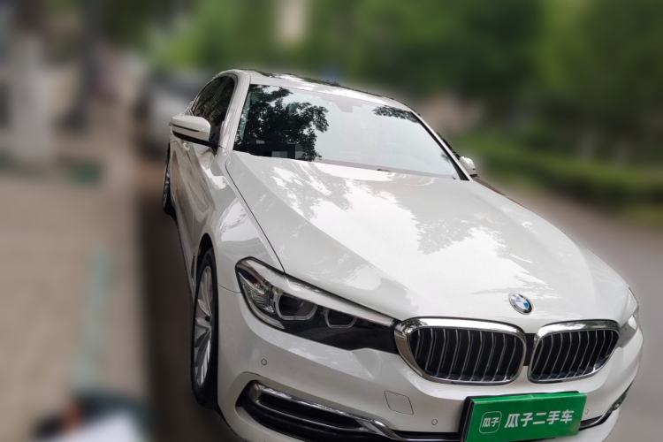 Used BMW 5 Series 2019 Facelifted 525Li Luxury Package Front Right 45 Deg