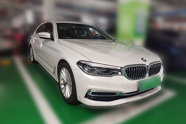 Used BMW 5 Series 2019 Facelifted 530Li Luxury Edition Premium Package Front Right 45 Deg
