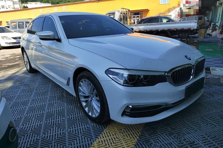Used BMW 5 Series 2019 525Li Luxury Package Front Right 45 Deg