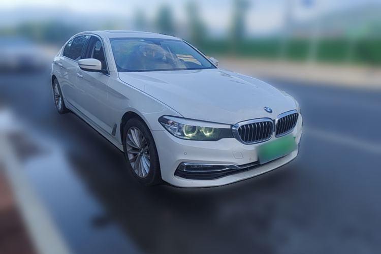 Used BMW 5 Series 2019 525Li Luxury Package Front Right 45 Deg