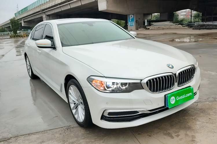 Used BMW 5 Series 2019 Facelifted 525Li Luxury Package Front Right 45 Deg
