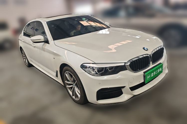 Used BMW 5 Series 2019 525Li M Sport Package Front Right 45 Deg