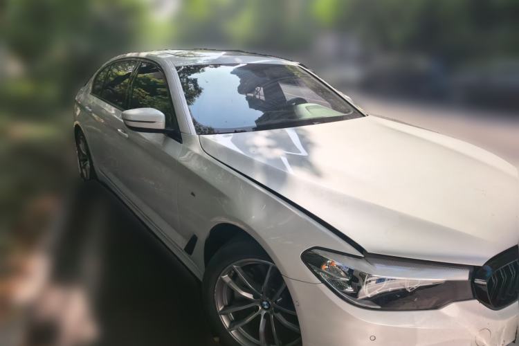 Used BMW 5 Series 2019 525Li M Sport Package Front Right 45 Deg