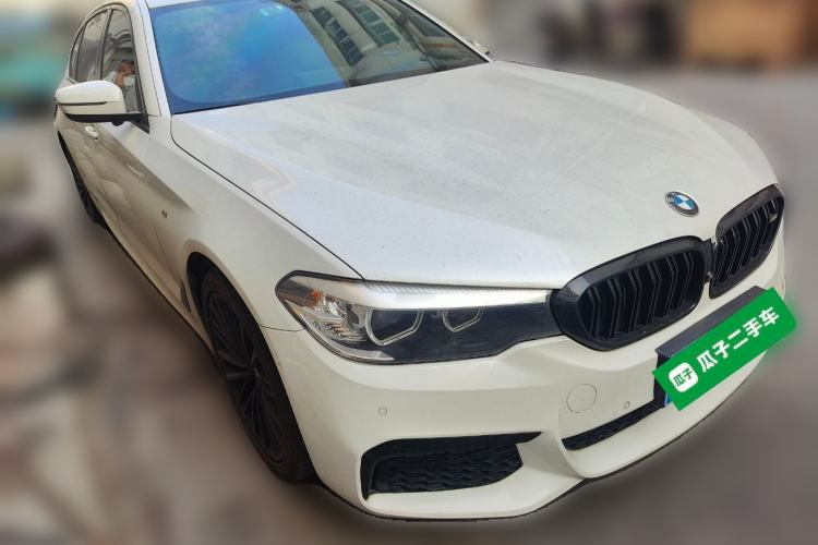 Used BMW 5 Series 2019 Facelifted 530Li Leading Edition M Sport Package Front Right 45 Deg