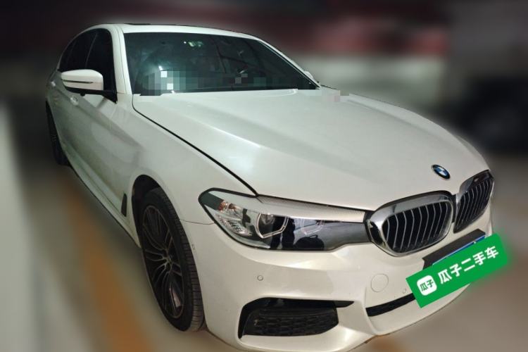 Used BMW 5 Series 2019 Facelifted 530Li Leading Edition M Sport Package Front Right 45 Deg
