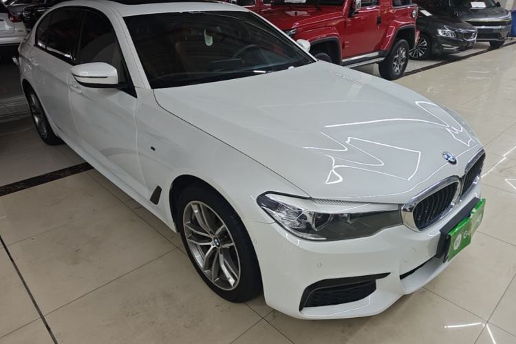 Used BMW 5 Series 2019 525Li M Sport Package Front Right 45 Deg