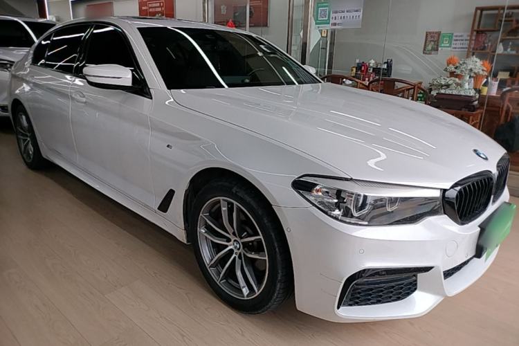 Used BMW 5 Series 2019 525Li M Sport Package Front Right 45 Deg