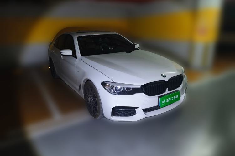 Used BMW 5 Series 2019 525i M Sport Package Front Right 45 Deg