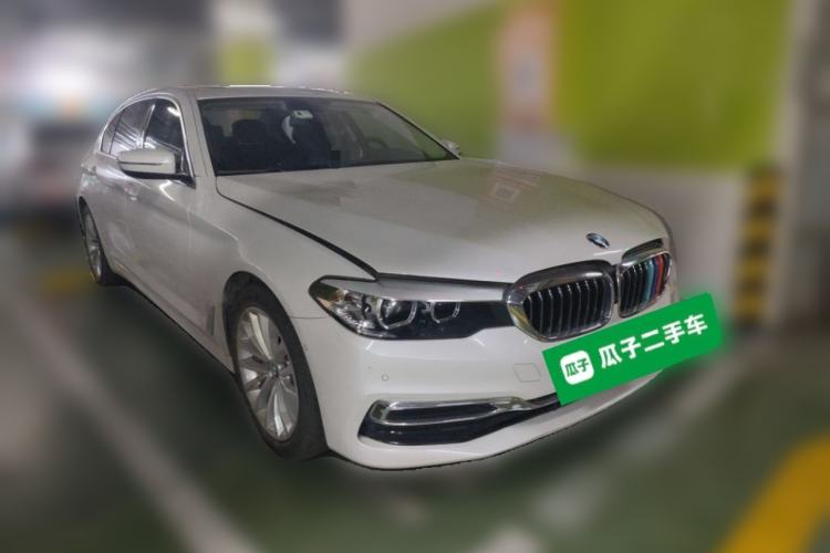 Used BMW 5 Series 2019 Facelifted 530Li Leading Edition Luxury Package Front Right 45 Deg