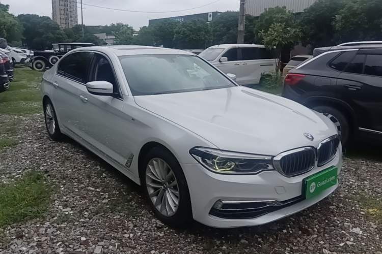 Used BMW 5 Series 2019 Facelifted 530Li Luxury Edition Premium Package Front Right 45 Deg