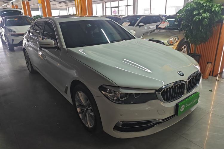 Used BMW 5 Series 2019 525Li Luxury Package Front Right 45 Deg