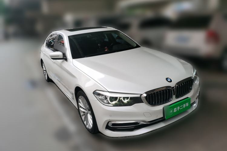 Used BMW 5 Series 2019 525Li Luxury Package Front Right 45 Deg