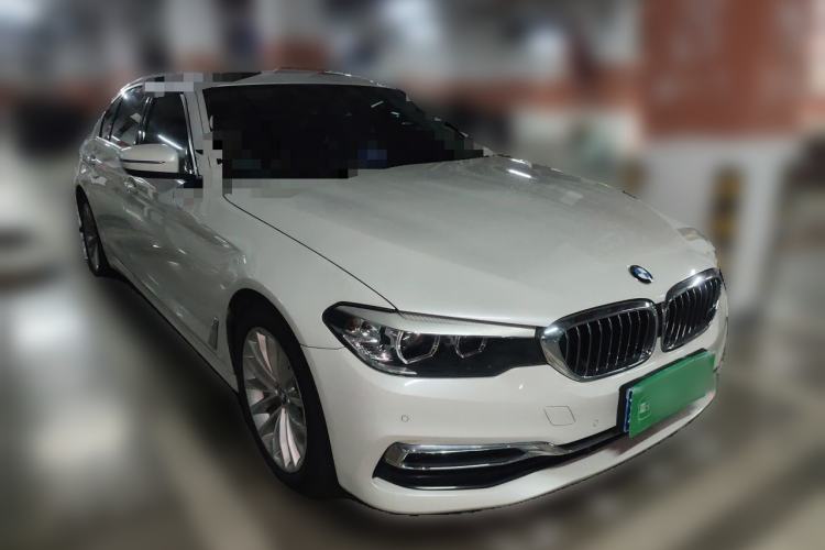 Used BMW 5 Series 2019 530Li Leading Model Luxury Package Front Right 45 Deg