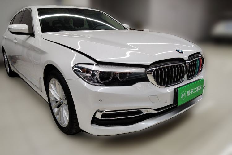 Used BMW 5 Series 2019 530Li xDrive Luxury Package Front Right 45 Deg