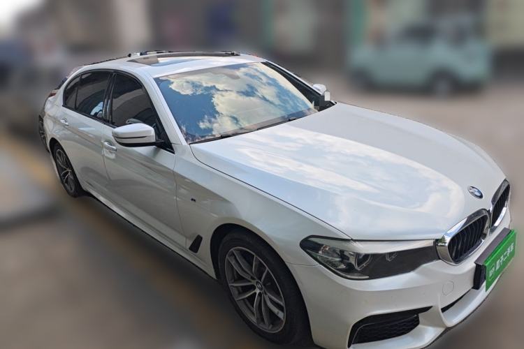 Used BMW 5 Series 2019 525Li M Sport Package Front Right 45 Deg