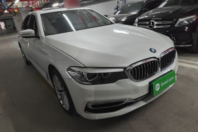 Used BMW 5 Series 2019 525Li Luxury Package Front Right 45 Deg