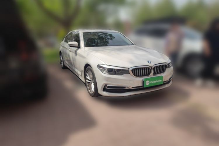 Used BMW 5 Series 2019 Facelifted 525Li Luxury Package Front Right 45 Deg