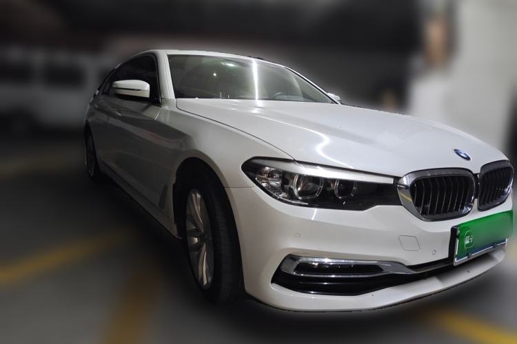 Used BMW 5 Series 2019 530Li Leading Model Luxury Package Front Right 45 Deg