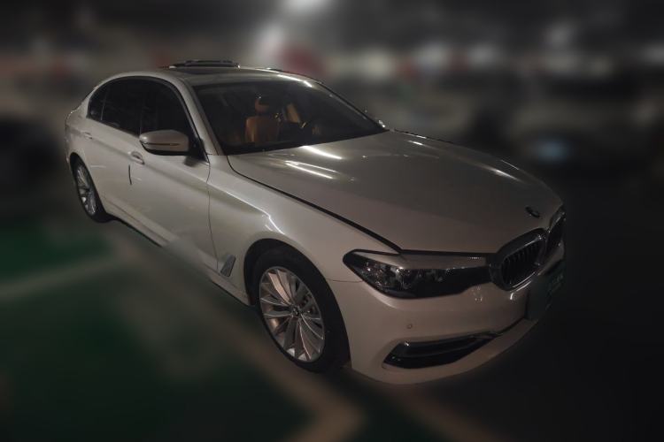 Used BMW 5 Series 2019 525Li Luxury Package Front Right 45 Deg