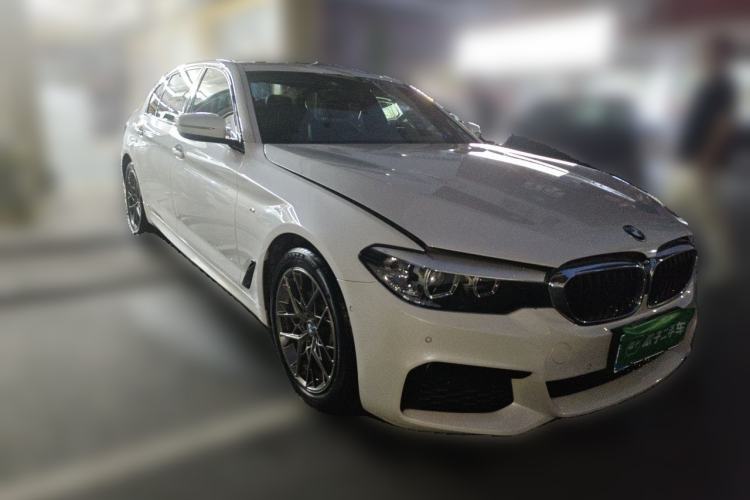 Used BMW 5 Series 2019 Restyled 525Li M Sport Package Front Right 45 Deg