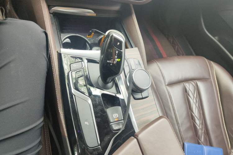 Used BMW 5 Series 2019 530Li xDrive Luxury Package Gear Lever