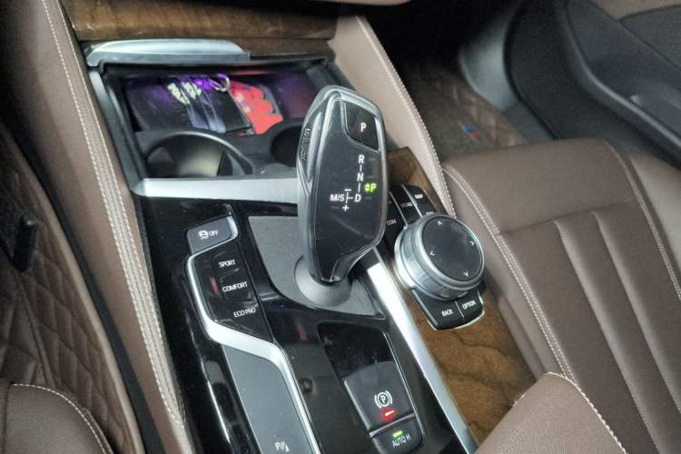 Used BMW 5 Series 2019 Facelifted 525Li Luxury Package Gear Lever